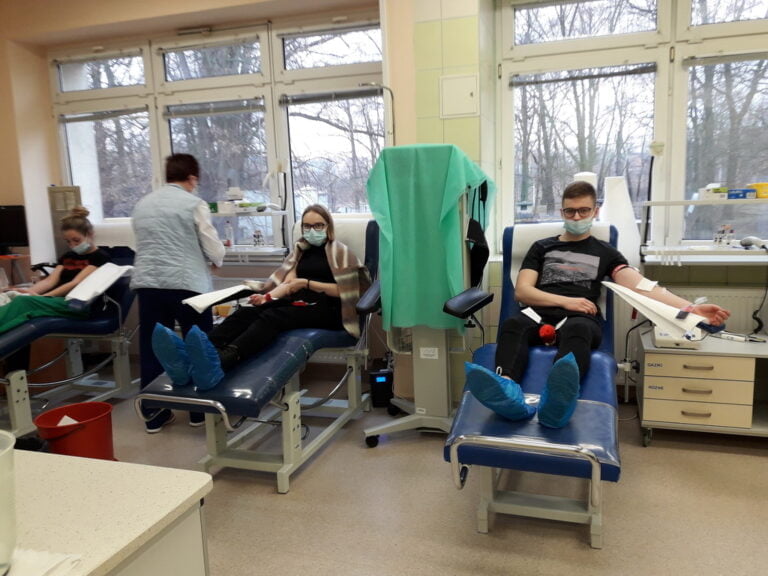 Nasi uczniowie oddają krew