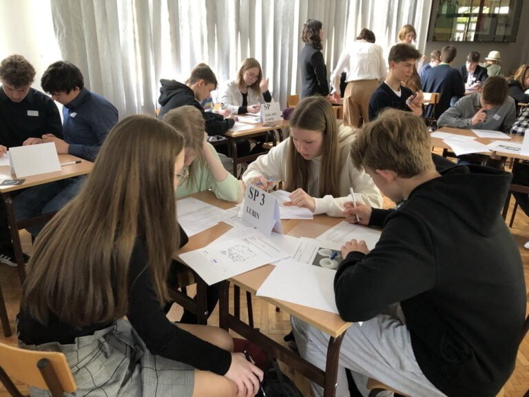 IV Międzyszkolny Konkurs Interdyscyplinarny  "Karoliada"