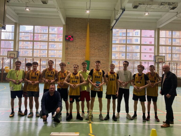 Jesteśmi MISTRZAMI POWIATU w KOSZYKÓWCE chłopców