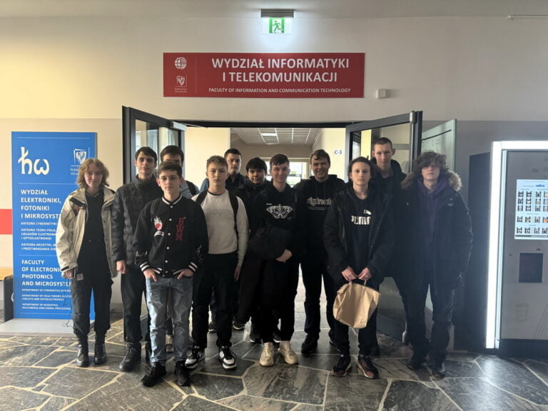 Udział uczniów klas o profilu technik programista w cyklu wykładów na wrocławskich uczelniach wyższych