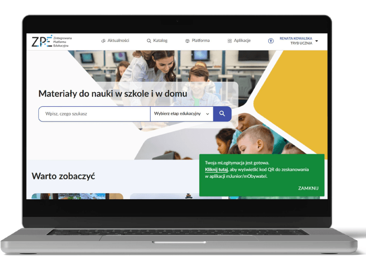Strona główna Zintegrowanej Platformy Edukacyjnej z widocznym paskiem wyszukiwania materiałów edukacyjnych, banerem z uczniami, sekcją 'Warto zobaczyć' z polecanymi treściami oraz zielonym komunikatem o gotowej mLegitymacji z linkiem do kodu QR. Górne menu zawiera odnośniki do Aktualności, Katalogu, Platformy i Aplikacji. W prawym górnym rogu widoczny profil użytkownika: Renata Kowalska.