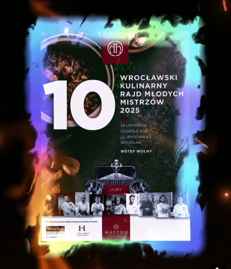 Plakat informacyjny: 10. Wrocławski Kulinary Rajd Młodych Mistrzów 2025. Tło w kolorach tęczy z elementami kulinarnymi. Tekst: 28 listopada, godzina 9:00, ul. Irysowa 43, Wrocław. Wstęp wolny. Na dole zdjęcia członków jury i logotypy organizatorów: Wrocław, Haston